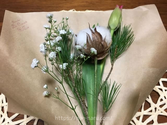 bloomeeのお花（チューリップ、コットンフラワー、カスミソウ、松）